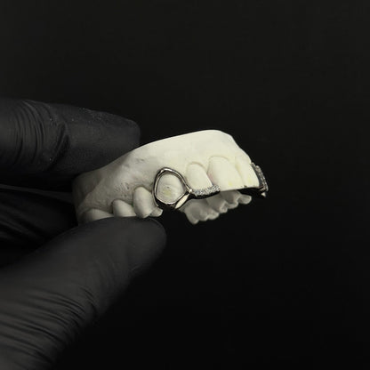 Window + Diamond Bar (Moissanite)