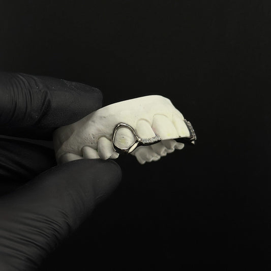 Window + Diamond Bar (Moissanite)