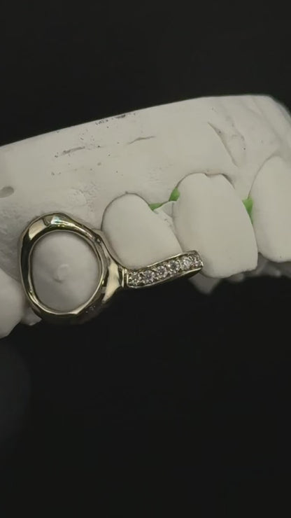 Window + Diamond Bar (Moissanite)